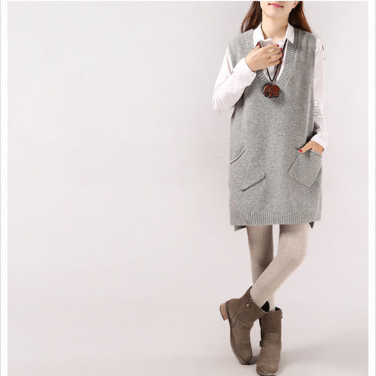 Damen Strickweste mit V-Ausschnitt und aufgesetzten Taschen Heidi-Mode