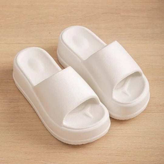 Heidi-Mode | Flache Pantoletten mit 7 cm hohem Absatz