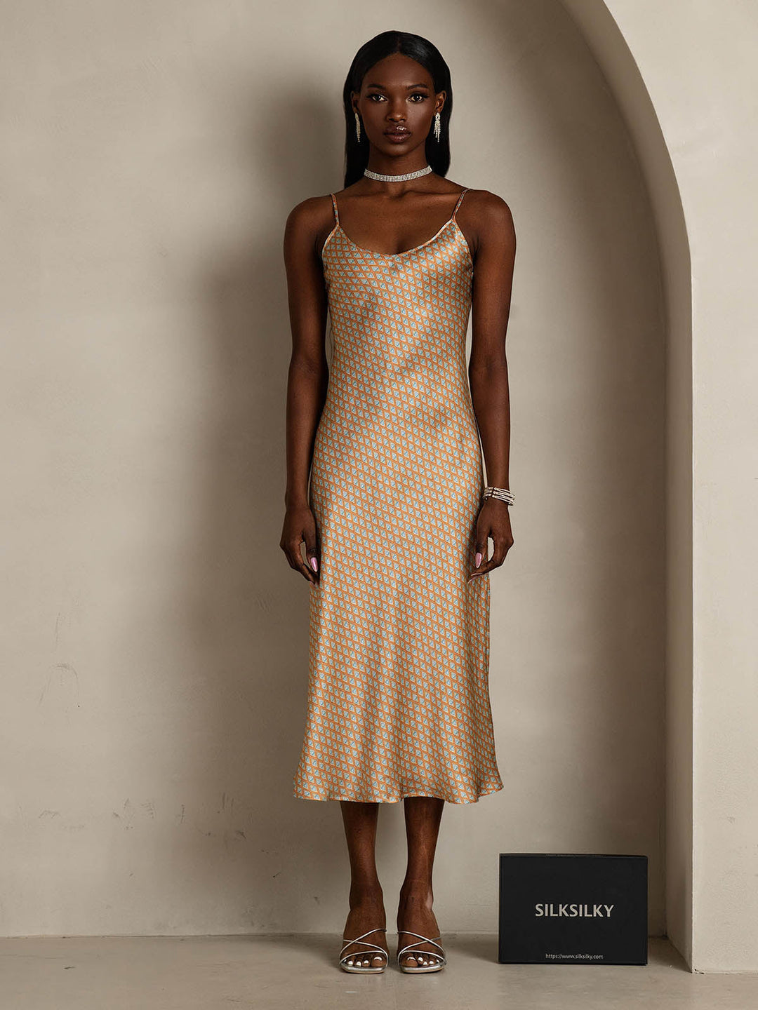 Heidi-Mode | Lange Seidenkleid mit Spaghetti-Träger