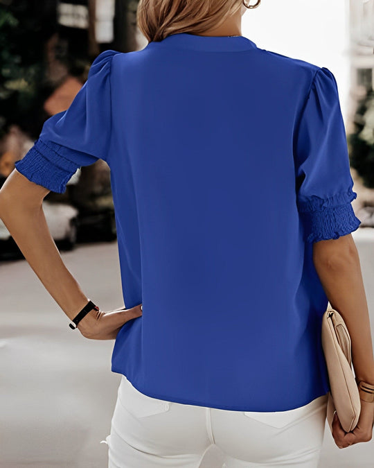 Bluse mit kurzen Ärmeln und V-Ausschnitt