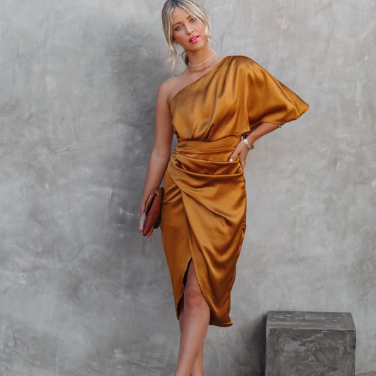 Satin-Ein-Schulter-Kleid