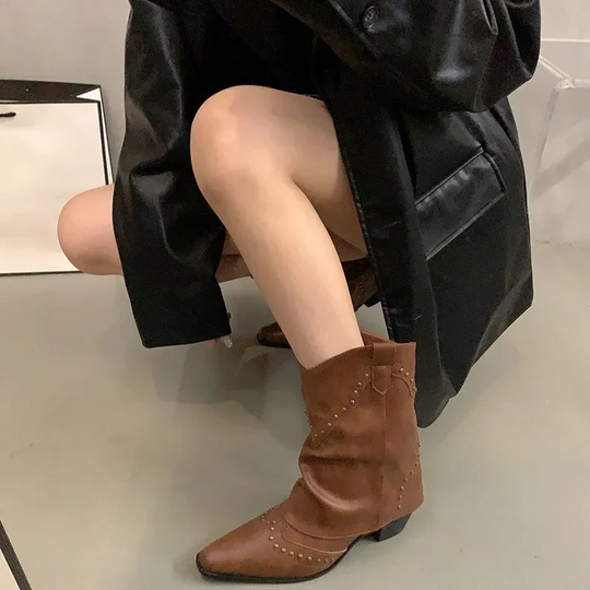 Heidi-Mode | Kurze Western Stiefel mit Nieten & Mittelhohem Absatz Damen Cowboy Stiefel