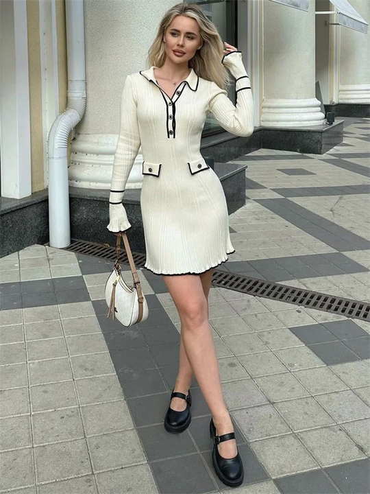 Heidi-Mode | Kleid mit Polokragen und Dekorativen Taschen Gerippter Strick Damen