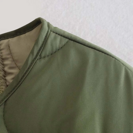 Heidi-Mode | Lässige Rundhals-Steppjacke mit Karomuster und großen Taschen Ideal für Herbst/Winter