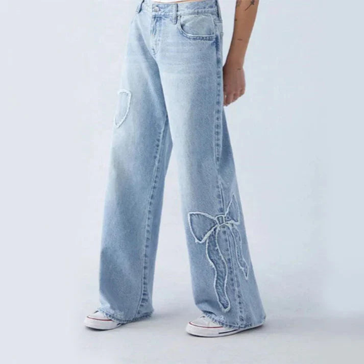 Heidi-Mode | Baggy Jeans mit Schleife