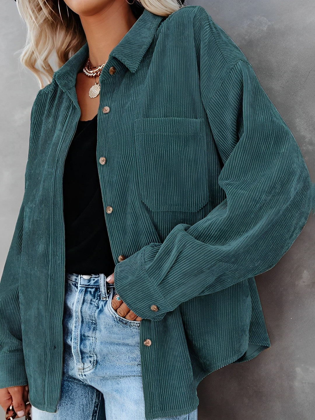 Heidi-Mode | Samtjacke mit Knöpfen