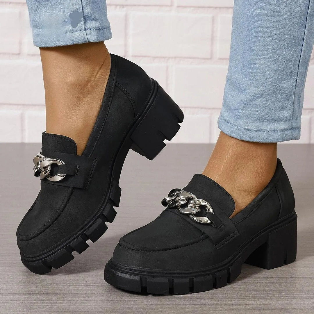 Heidi-Mode | Damen-Mokassins mit hohem Absatz und Kette