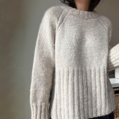 Moderner einfarbiger Pullover mit langen Ärmeln