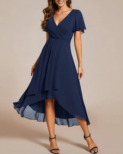 Heidi-Mode | Kleid mit V-Ausschnitt und Rüschenärmeln