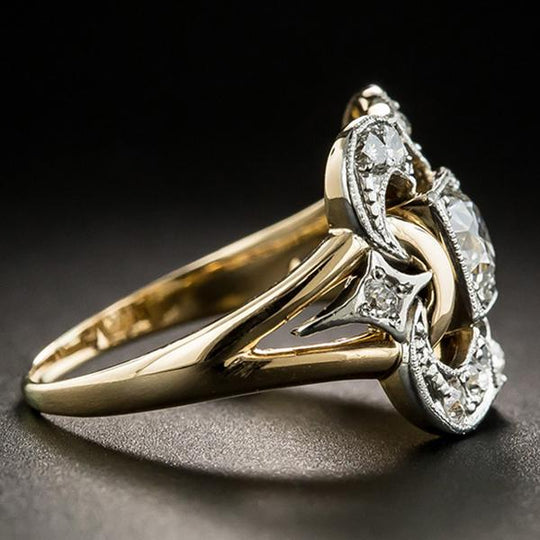 ring met diamanten middenstuk