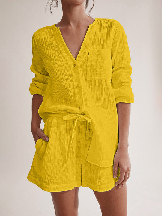 Heidi-Mode | Notched Langarm-Top und Shorts-Set