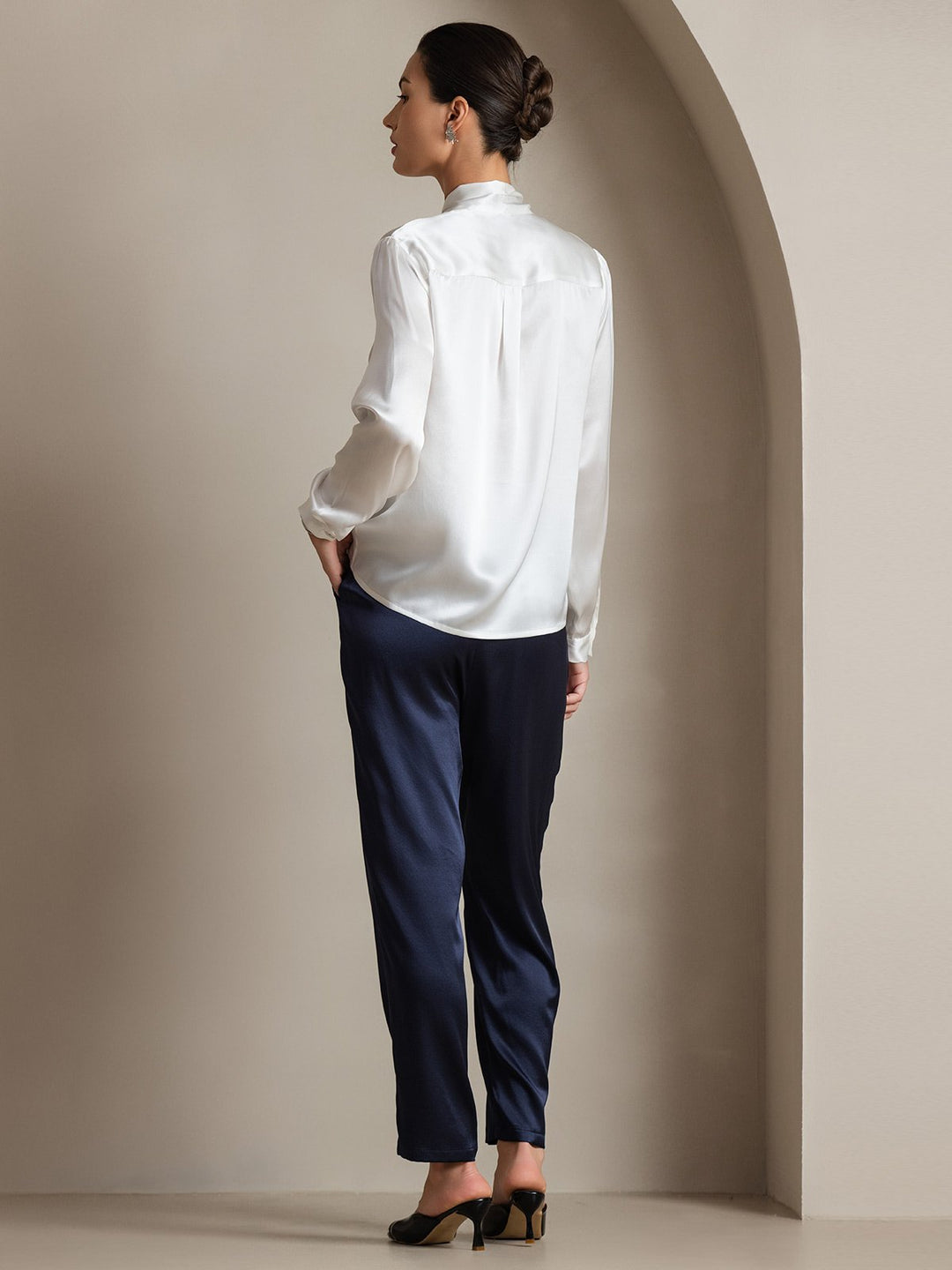 Heidi-Mode | Damen Elegante Seidenbluse mit Schlipskragen und Langen Ärmeln