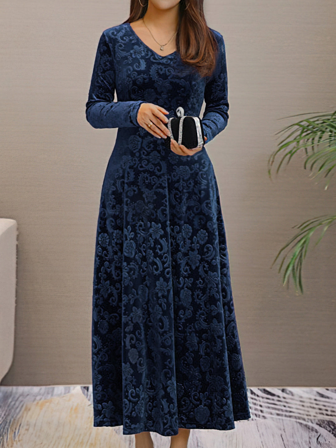Heidi-Mode | Stilvolles Samtkleid mit Blumenmuster, V-Ausschnitt und Langen Ärmeln für Damen Ideal für Den Sommer