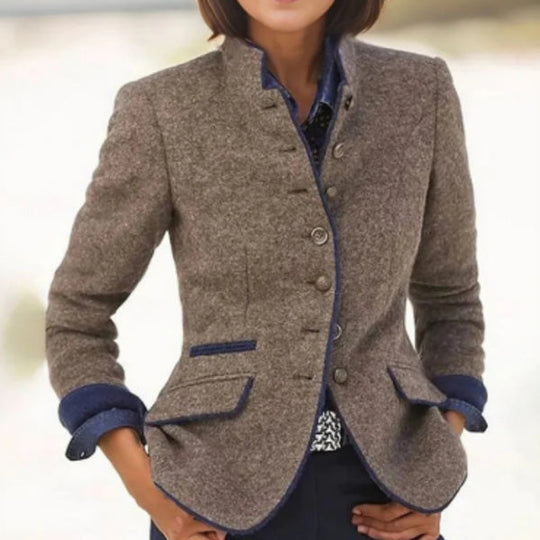 Heidi-Mode | Mehrknopf Damenjacke aus Wolle mit Farbkombination