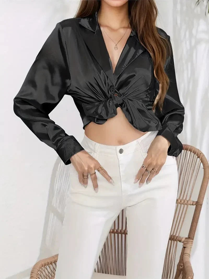 Heidi-Mode | Kurz Geschnittene Satinbluse mit Langen Ärmeln Classic Kragen Bindeband Front