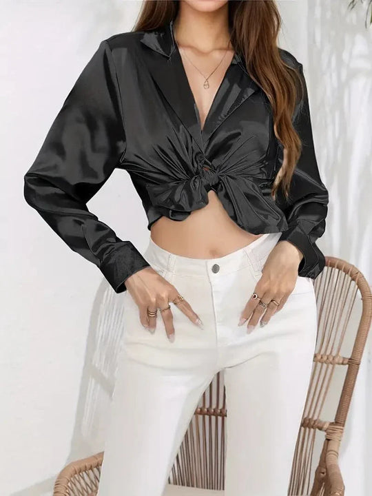 Heidi-Mode | Kurz Geschnittene Satinbluse mit Langen Ärmeln Classic Kragen Bindeband Front