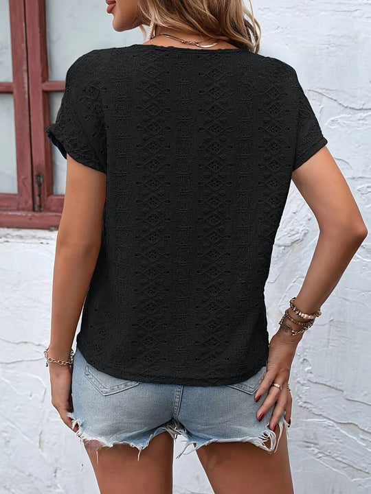 Heidi-Mode | T-Shirt mit Eingekerbtem Ausschnitt und Lochstickerei