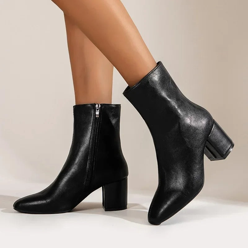 Heidi-Mode | Elegante und Vielseitige Stiefeletten