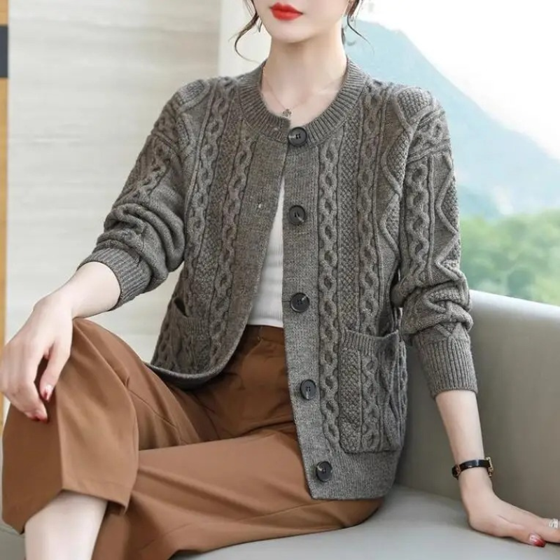 Heidi-Mode | Strickjacke Damen mit Rundhals und Knopfschluss