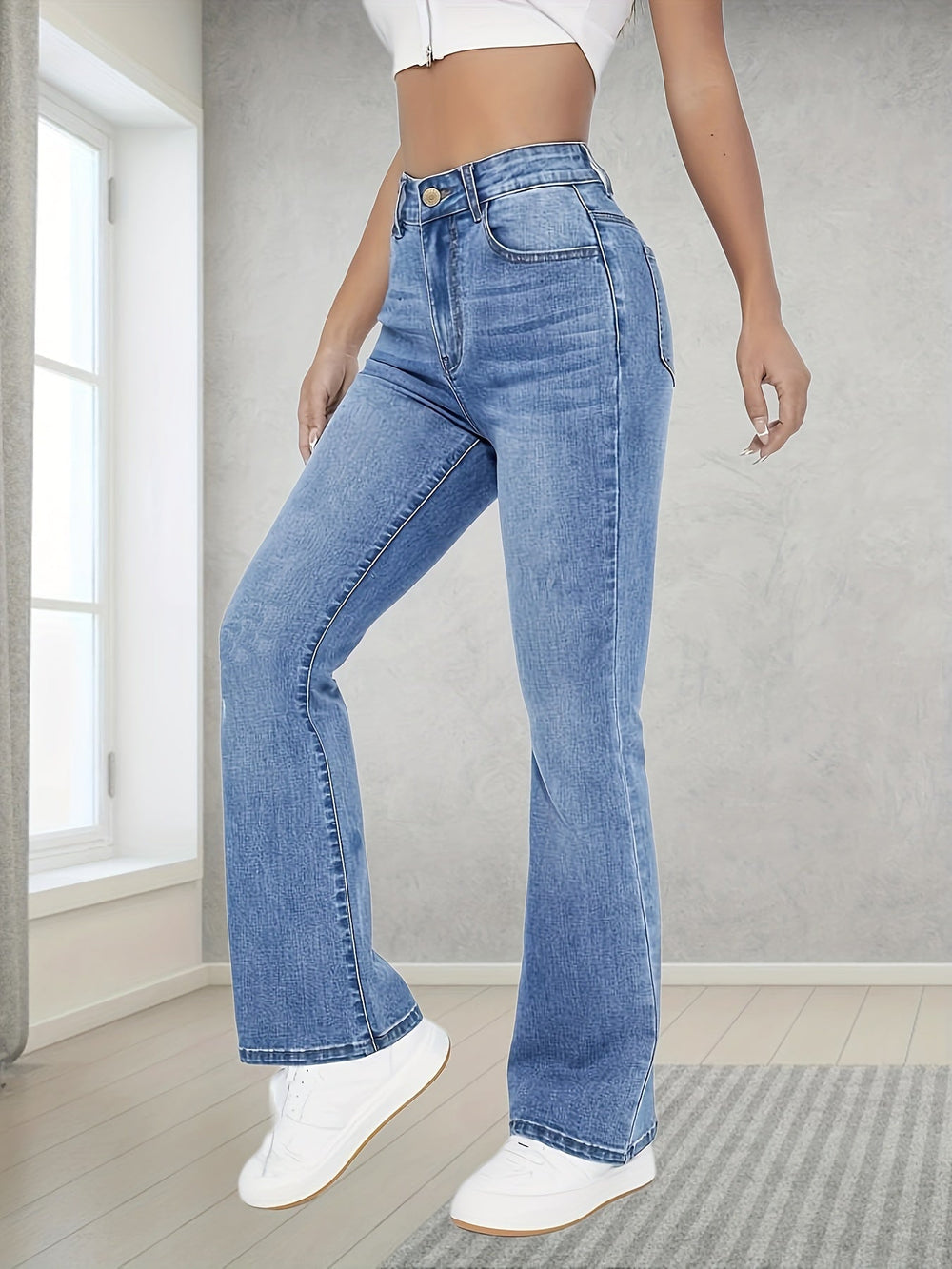 Heidi - Hellblaue Bootcut-Jeans