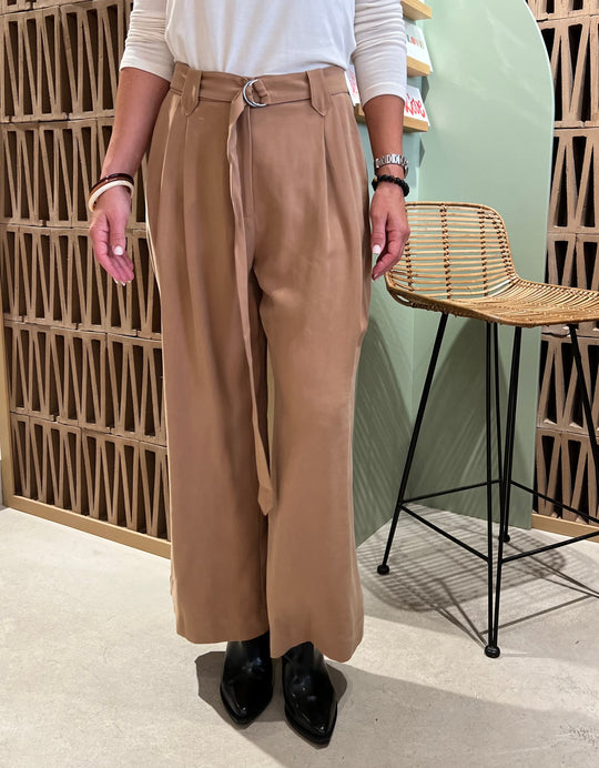 LEG PANTS WITH BELT "PASAS" CAMEL