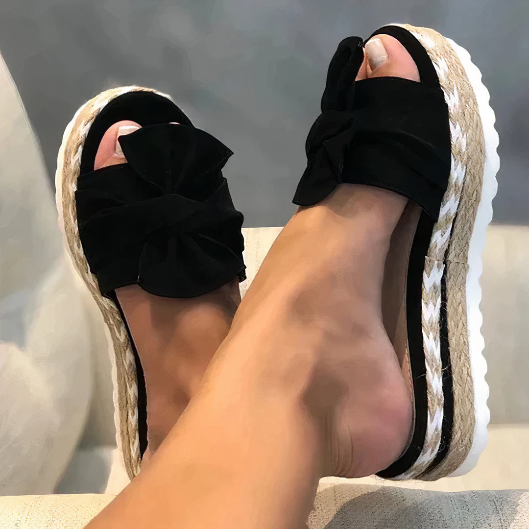 Heidi-Mode | Damenschuhe mit Lockenwicklern