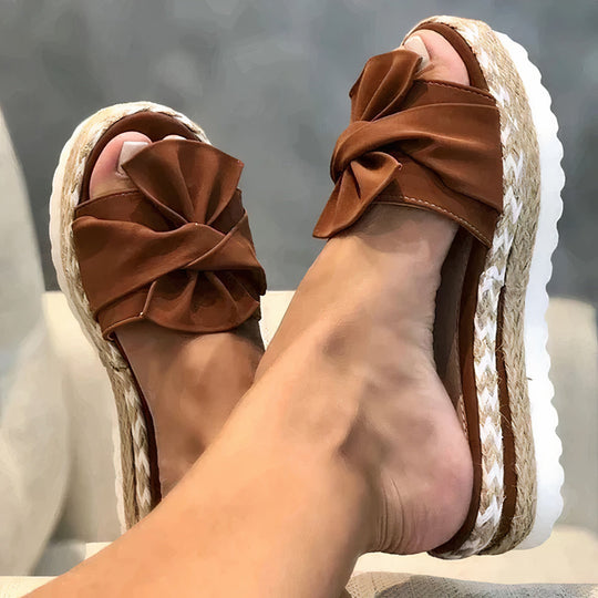 Heidi-Mode | Damenschuhe mit Lockenwicklern