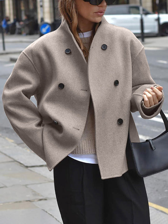 Heidi-Mode | Damenjacke - Beige Kurze Wolljacke mit Stehkragen und Knopfverschluss