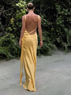 Heidi-Mode | Asymmetrisches Satin Kleid mit Einem Schulterdesign