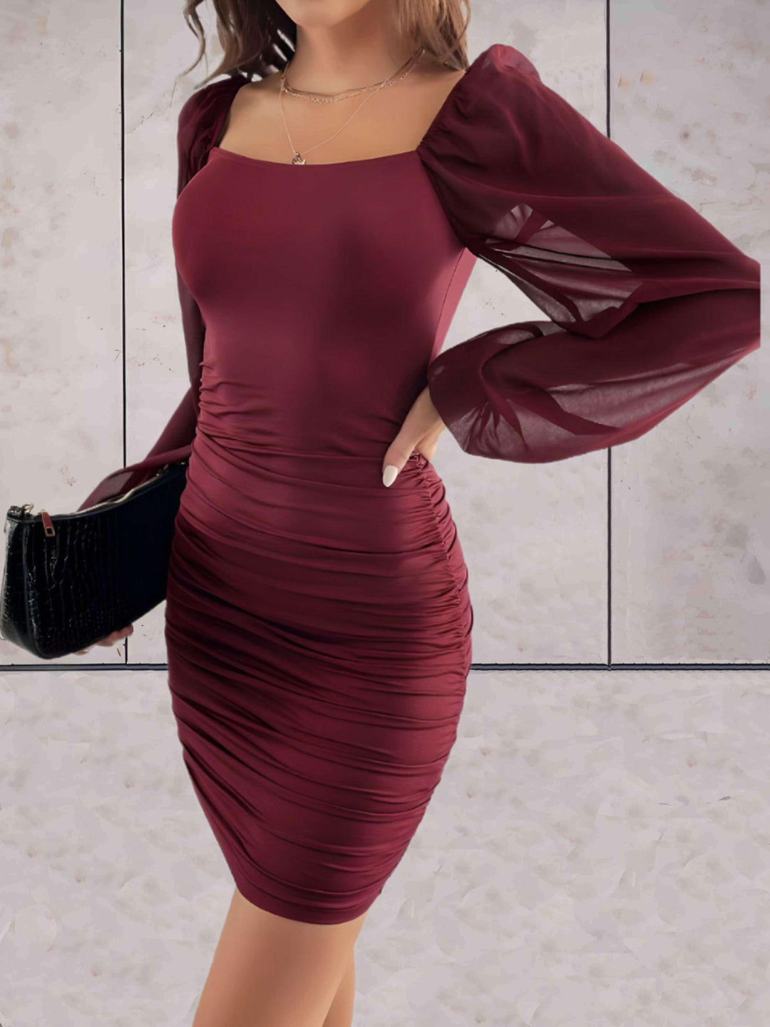 Strakke mini jurk ruime mouwen
