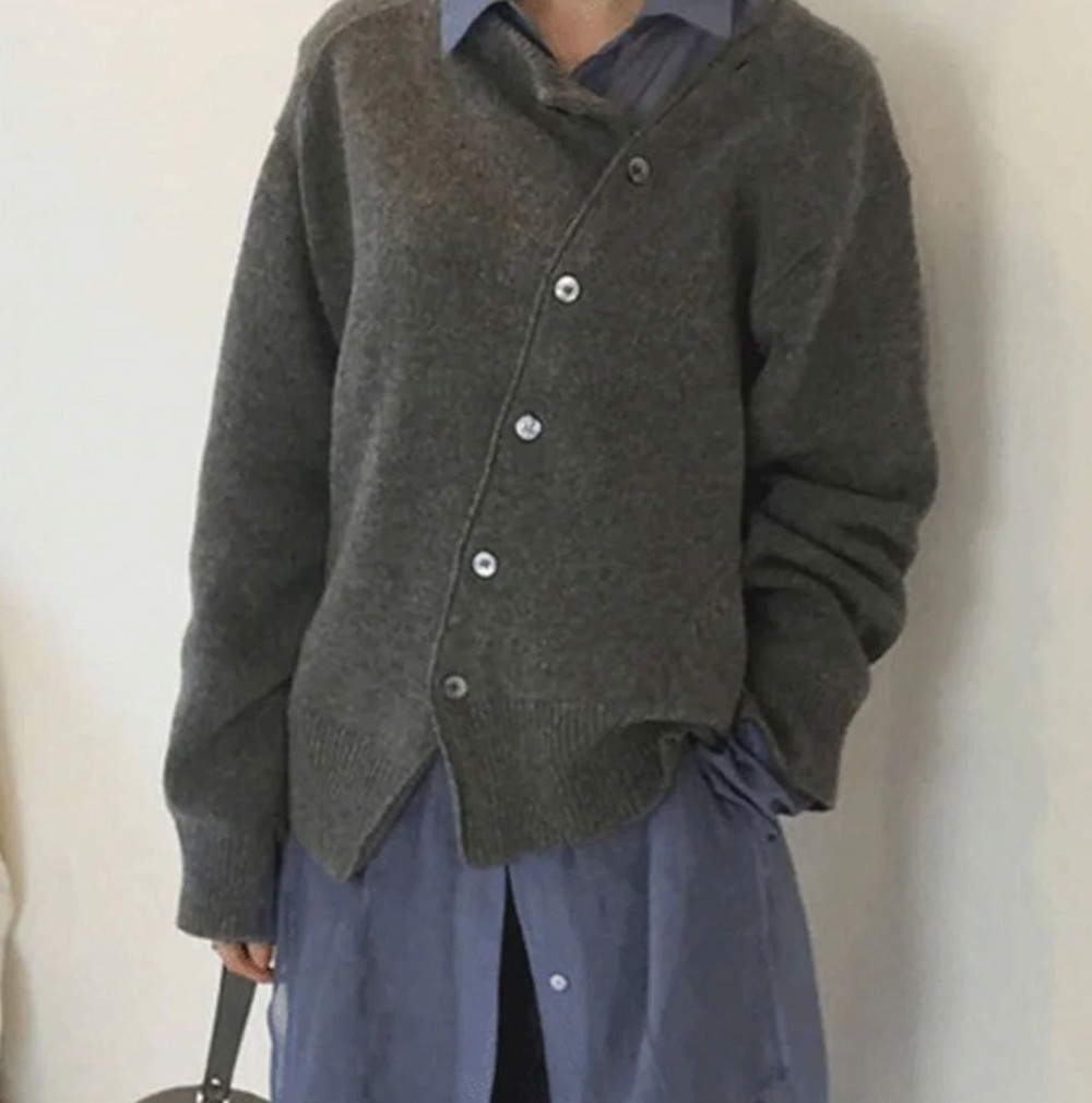 Heidi-Mode | Weiche Kaschmirstrickjacke Mit Diagonalem Knopfverschluss