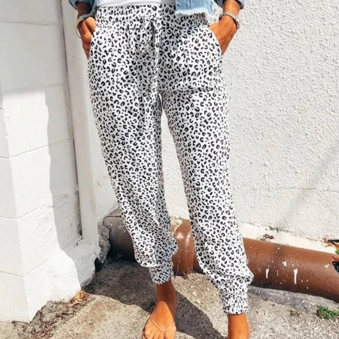 Heidi-Mode | Weit Geschnittene Hose mit Leopardenmuster