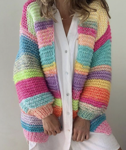 Warmer stylischer Strick-Cardigan in Regenbogenfarben