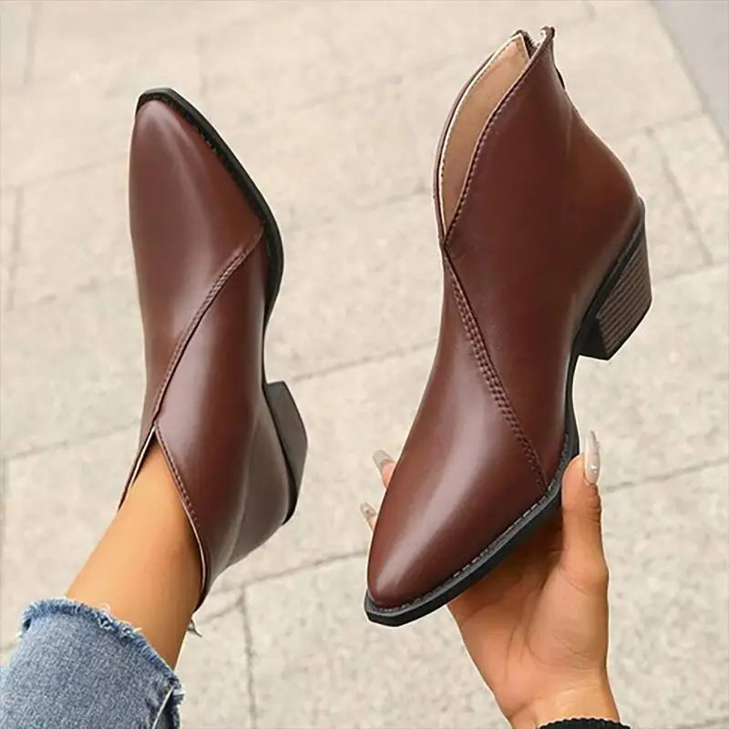 Heidi-Mode | Stiefeletten Zum Hineinschlüpfen, Stiefel Mit Spitzer Spitze Und Plateauabsatz