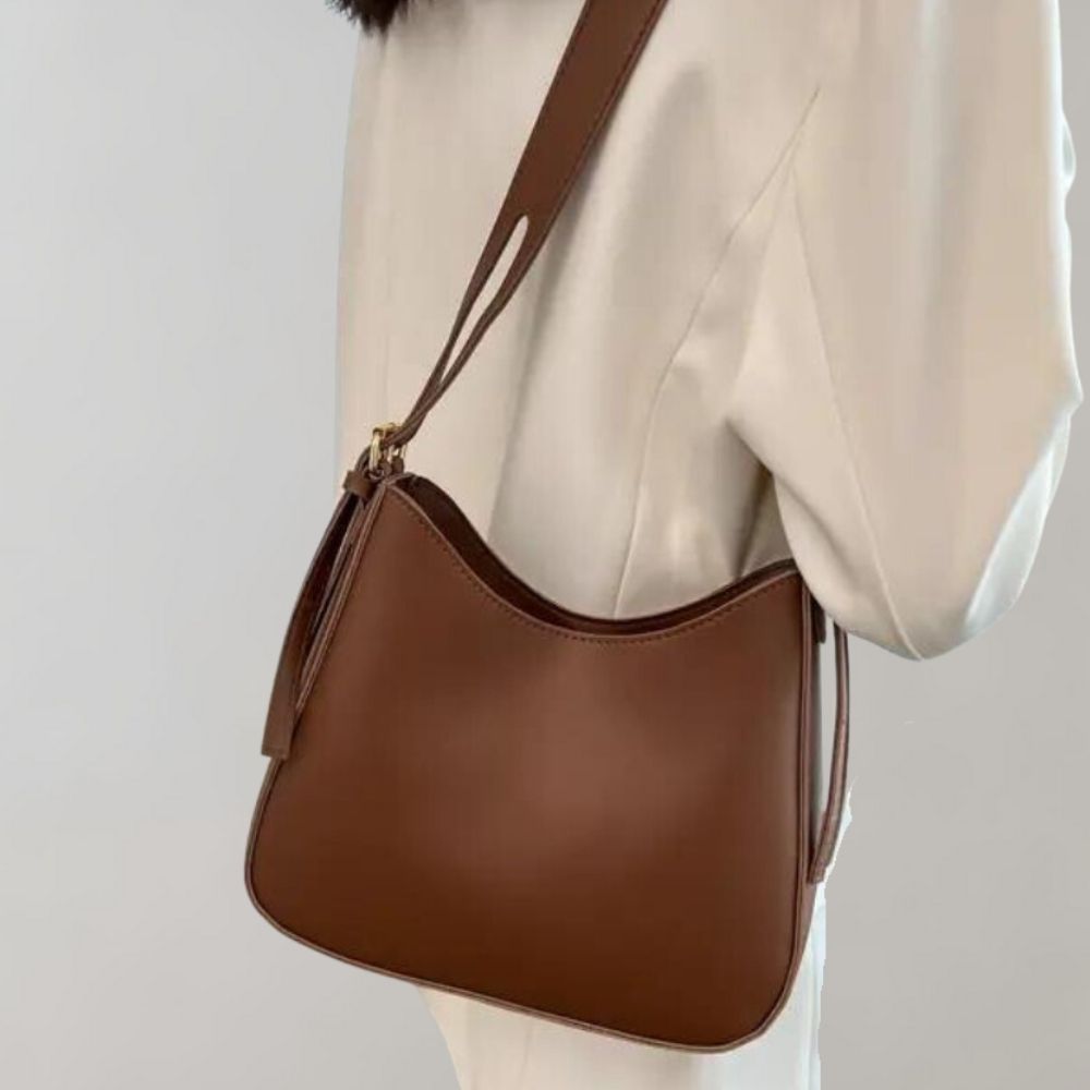 Schlichte und elegante Crossbody-Tasche im minimalistischen Design | Vegan Leather