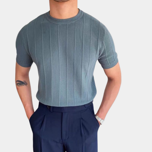 Einfaches gestricktes T-Shirt für Herren