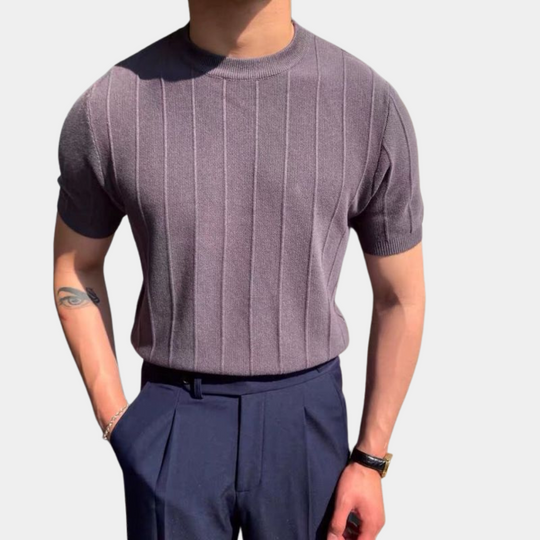 Einfaches gestricktes T-Shirt für Herren