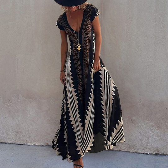 Heidi-Mode | Stilvolle Bohemian Maxikleid mit Einem Geometrischen Muster