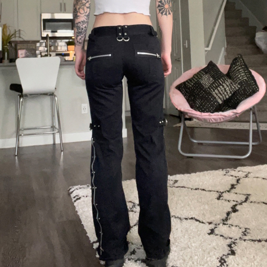 Heidi-Mode | Schicke Damen Cargo-Hose für Einen Trendigen Look