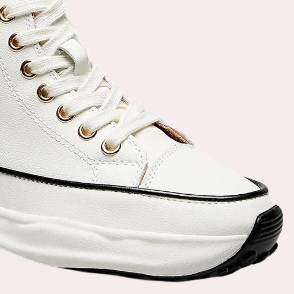 Heidi-Mode | Chunky Sneaker mit orthopädischer Sohle