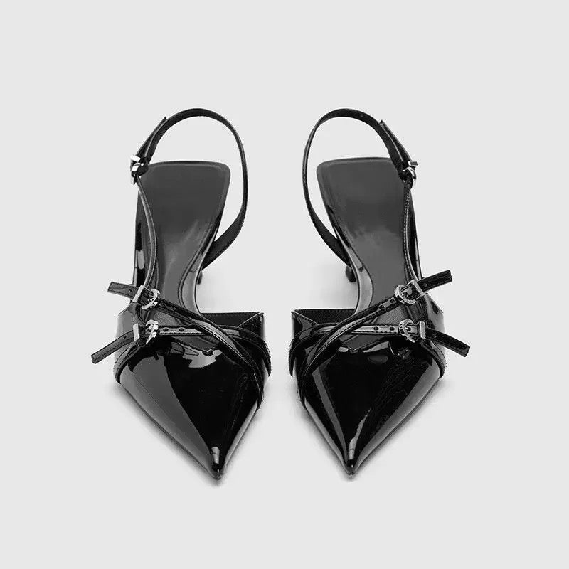 Heidi-Mode | Schwarze Lackleder Slingback Pumps mit Riemchen