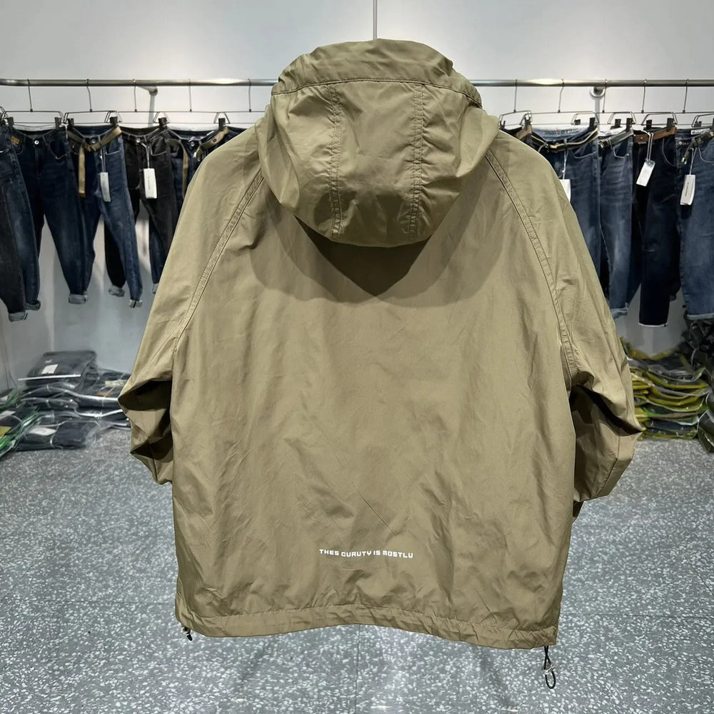 Heidi-Mode | Moderner Windbreaker mit Kapuze