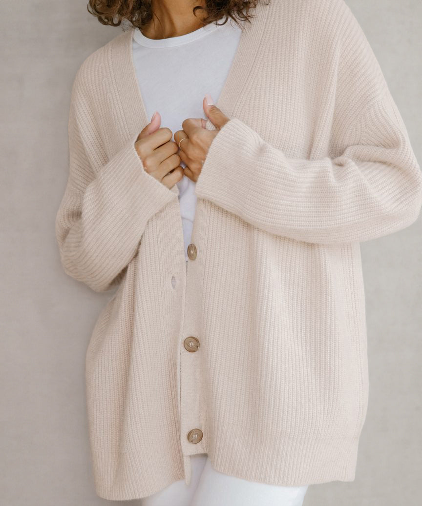 Heidi-Mode | In Eleganter Strickware für Frauen Scarlett