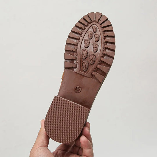 Heidi-Mode | Chunky Heel Winterstiefel für Frauen – Stilvoll & Gemütlich