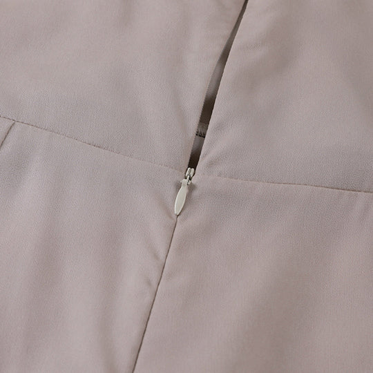 Festkleid mit Ausschnitt