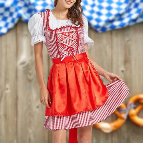 Tracht mit Bluse und Schürze