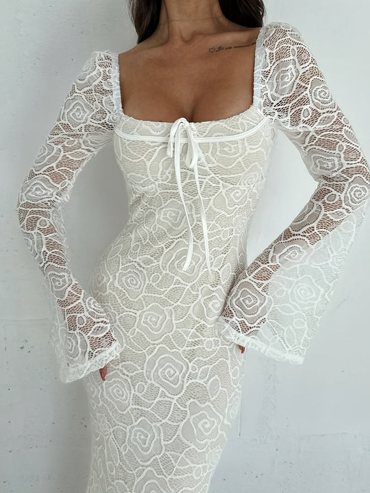 Heidi-Mode | Elegantes Maxi Kleid mit Spitze und Ausgestellten Ärmeln