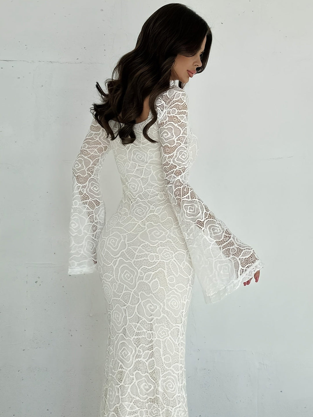 Heidi-Mode | Elegantes Maxi Kleid mit Spitze und Ausgestellten Ärmeln