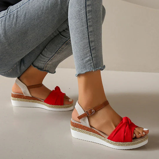 Flatform Espadrilles mit Retro-Stil Offene Zehen Schnalle Römische Sandalen
