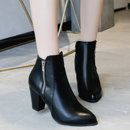 Heidi-Mode | Hochhackige Stiefel